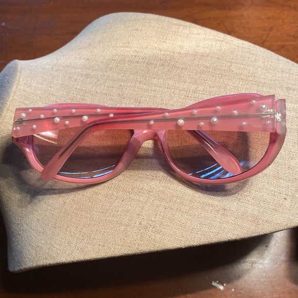 Vintage Rose Pink Coloured Sunglasses. - Picture 6 of 7